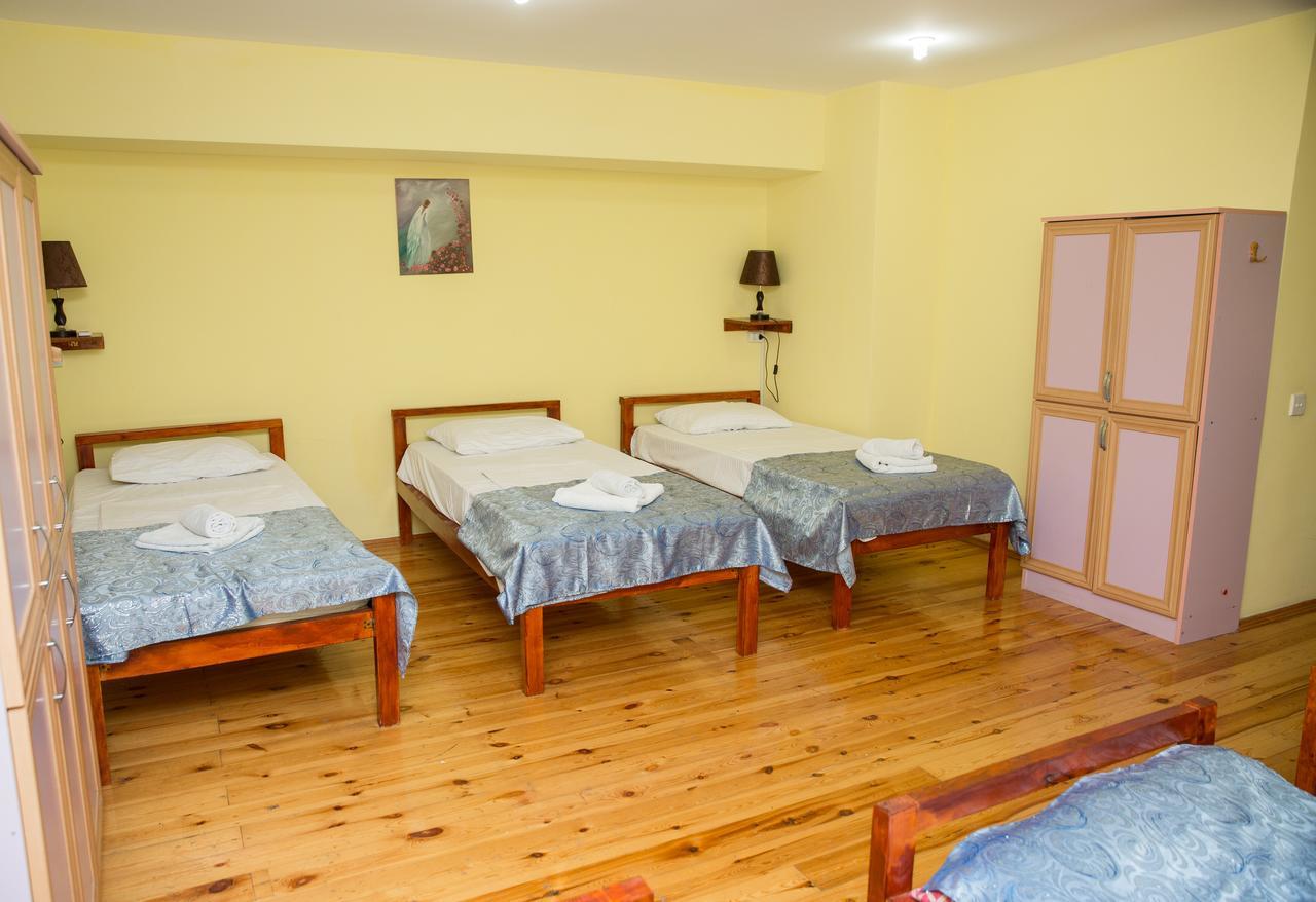 Highland Park Hostel Баку Екстериор снимка